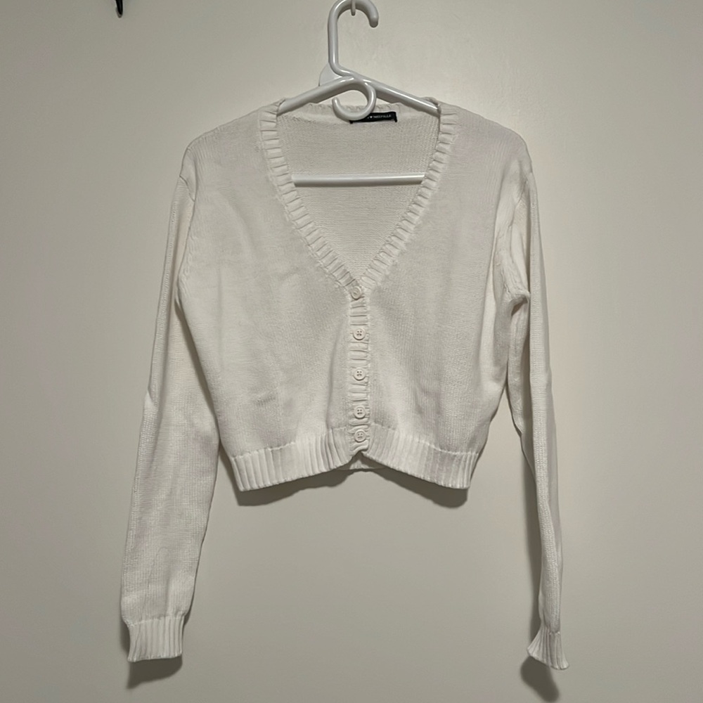 RARE FIND!! BRANDYMELVILLE WHITE CROP CARDIGAN
